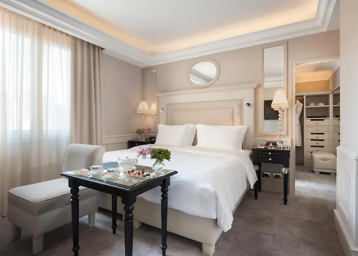 Отель Hassler 5*
