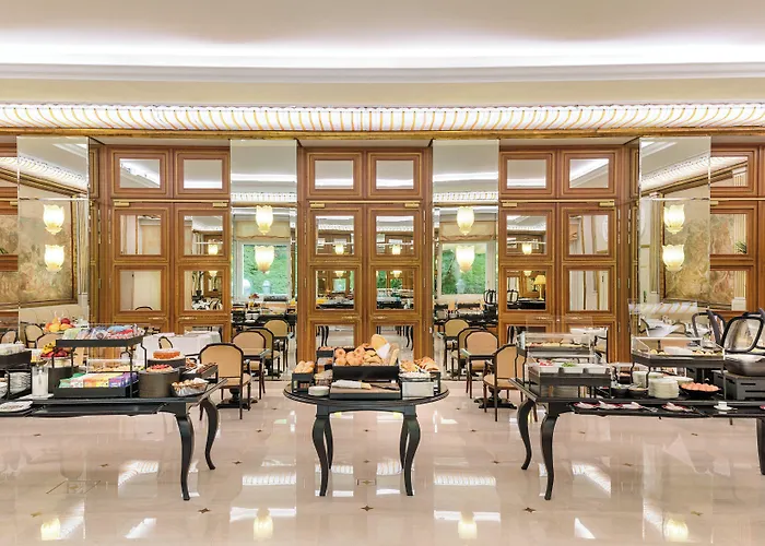 Отель Hassler 5*